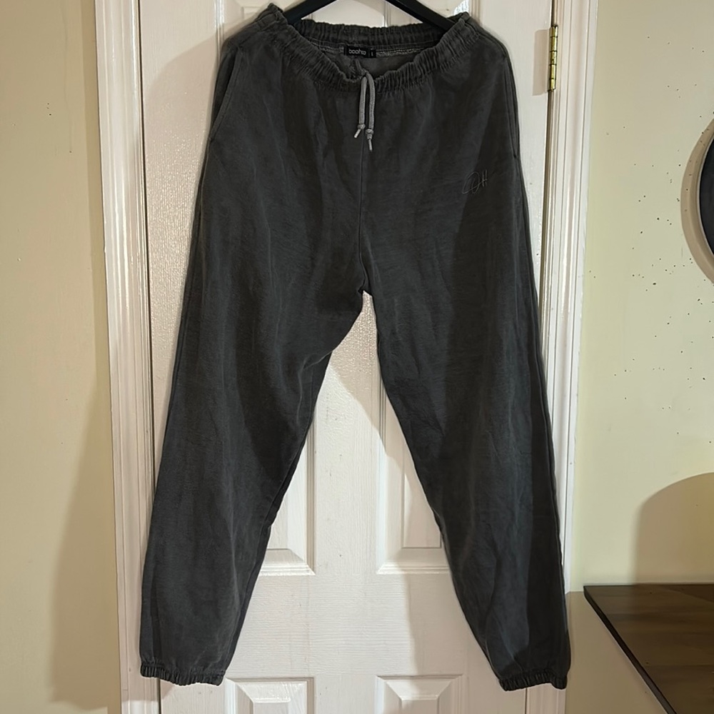Boohoo Women Large‎ dark gray joggers